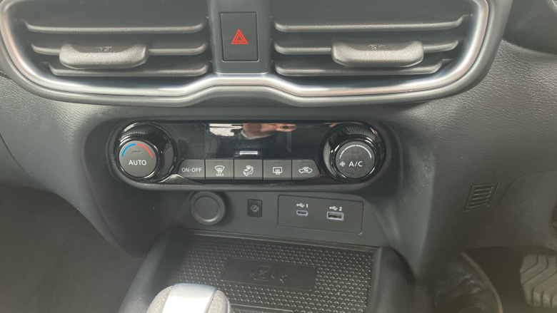 Nissan Juke 1.6 Hybrid N-Connecta 5dr Auto Hybrid Hatchback